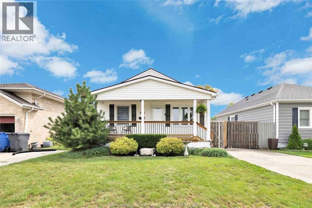 Property Photo:  678 Labute  ON N8N 2B3 