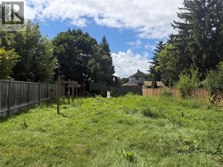 Property Photo:  455 Wellington Street  ON N7T 1H7 