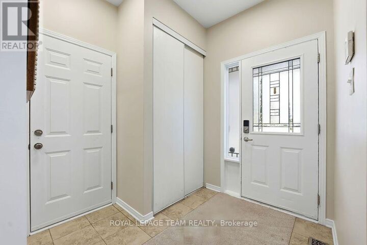 Property Photo:  195 Harbour View Street  ON K2G 7B2 
