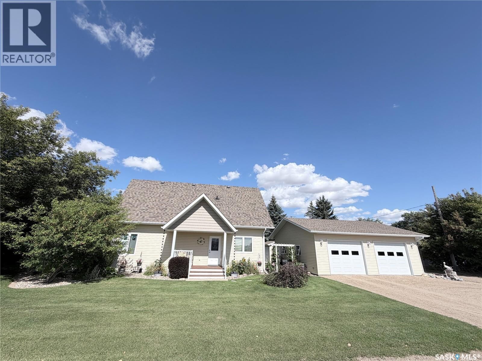 Property Photo: 210 King Street SK S0H 1J0