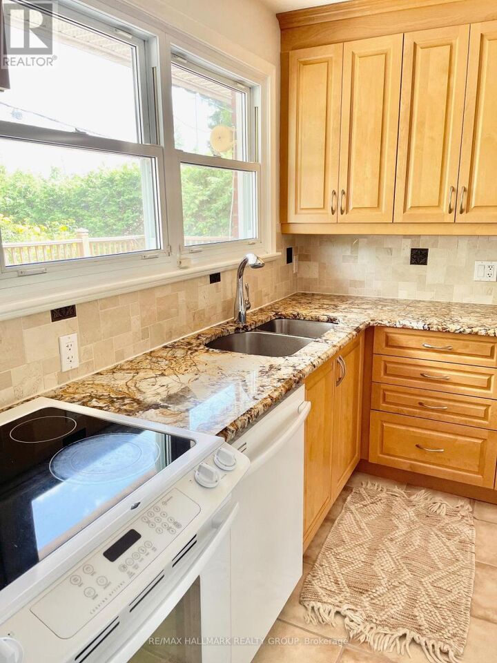 Property Photo: 1237 Field Street 1 ON K2C 2P9