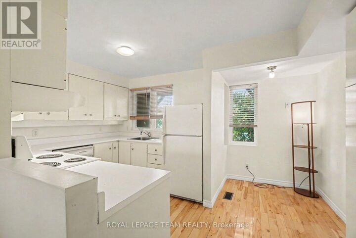 Property Photo: 290 Cathcart Street 14 ON K1N 5C4