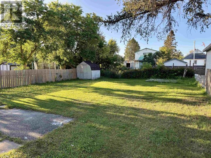 Property Photo: 330 Arundel St ON P7A 1L3