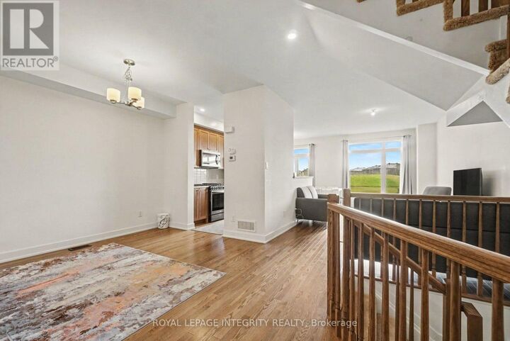 Property Photo:  226 Monticello Avenue  ON K2S 2R7 