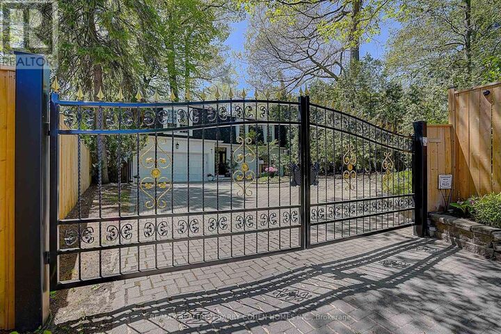 Property Photo: 321 Lawrence Avenue East ON M4N 1T8