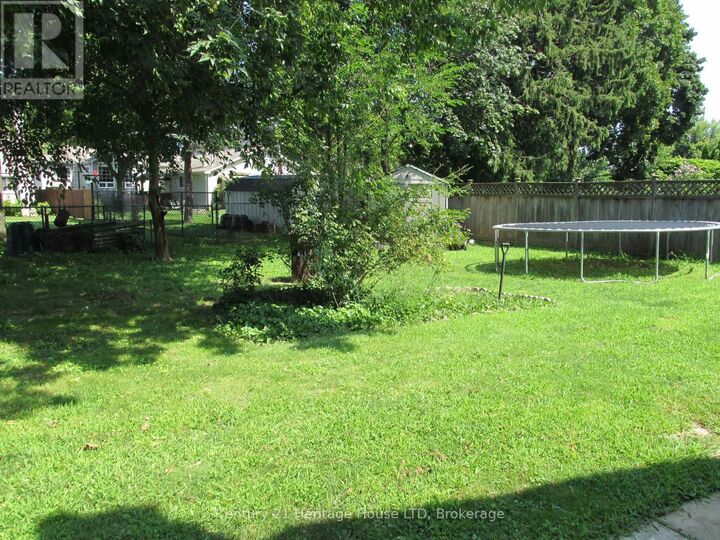 Photo de la propriété:  3 Melba Road  ON L2M 4P5 
