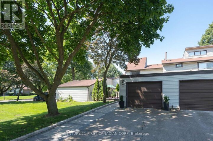 Photo de la propriété: 47 Brixham Road ON N6K 1P5