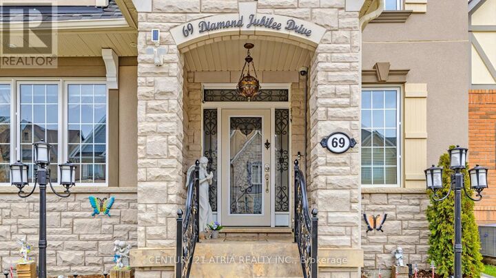 Property Photo: 69 Diamond Jubilee Drive ON L6B 0Y5