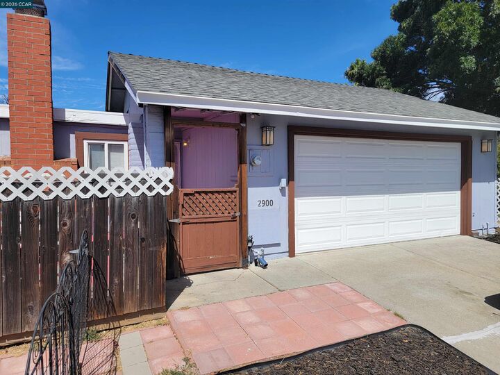 Property Photo: 2900 Pear St CA 94509