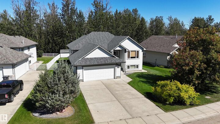 Property Photo: 4404 Madsen Avenue AB T7A 1T9