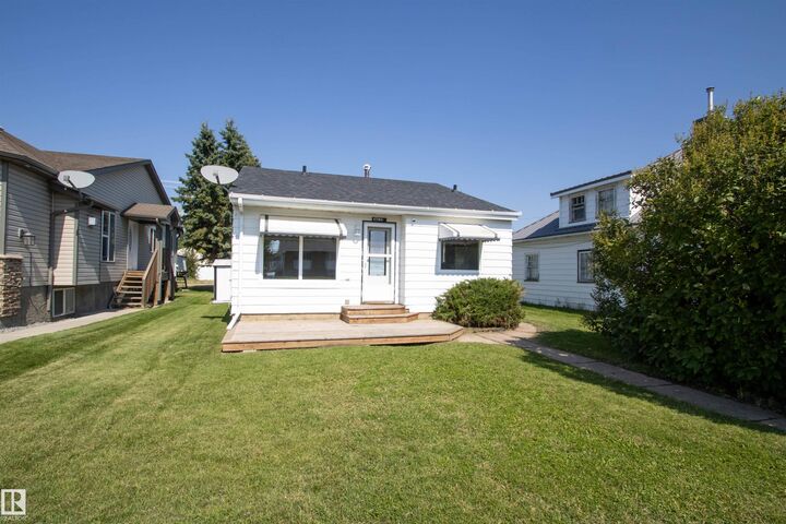 Property Photo:  4706 51 Ave  AB T0A 3A1 