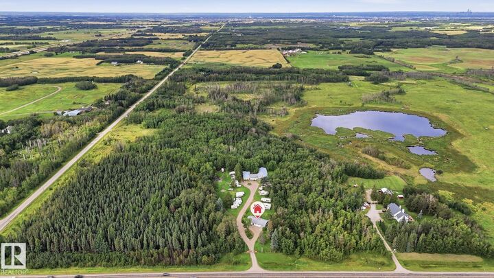 Property Photo: 52012 Hwy 21 AB T8B 1J6