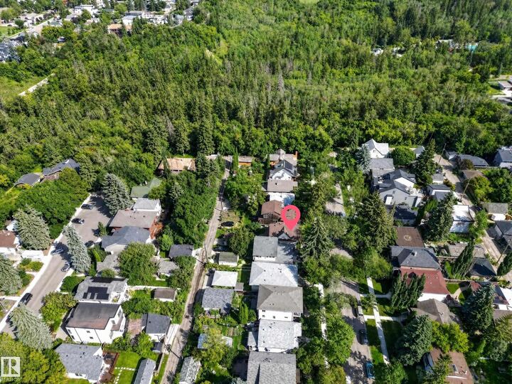 Property Photo:  9662 85 Avenue NW  AB T6C 1H4 