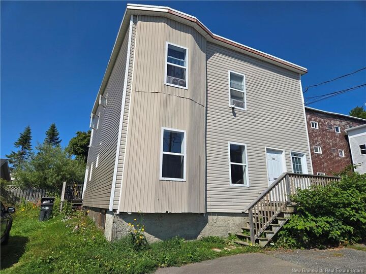 281-283 Wentworth Street — photo 1