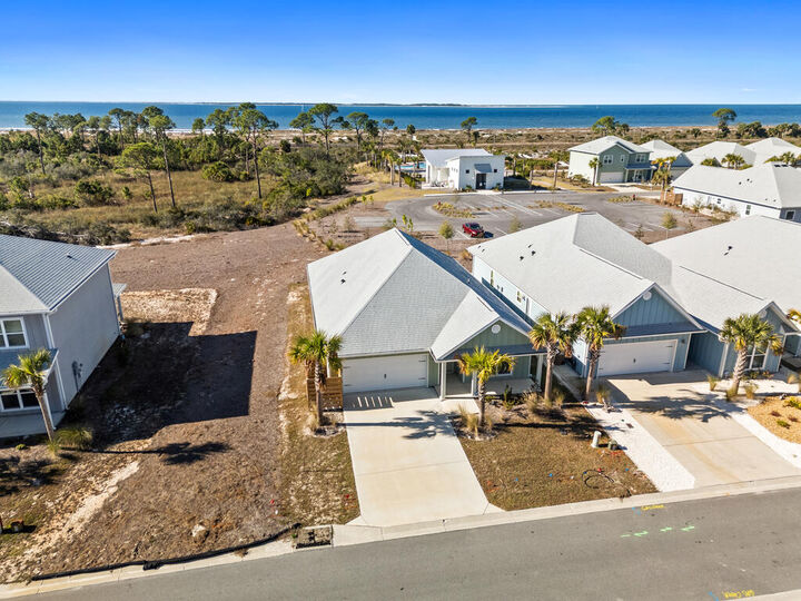 Property Photo: 186 Pond Cypress Cv FL 32456