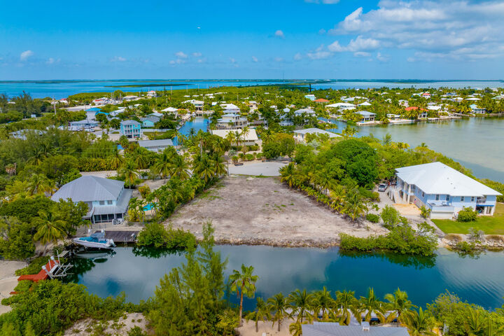 Property Photo: 16770 Cypress Road FL 33042