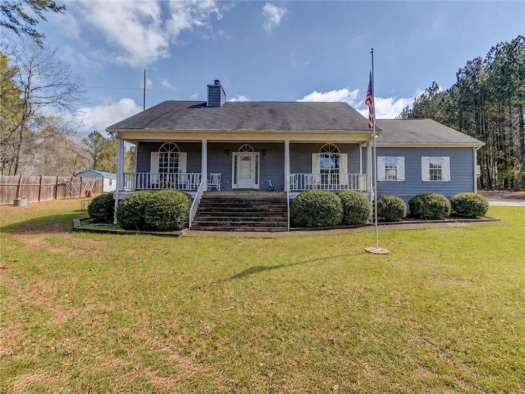 Property Photo: 706 Crowell Road N GA 30014