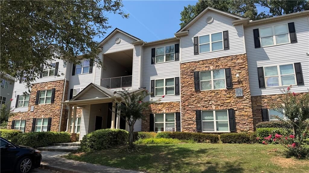 Property Photo: 2102 Fairington Club Drive GA 30038