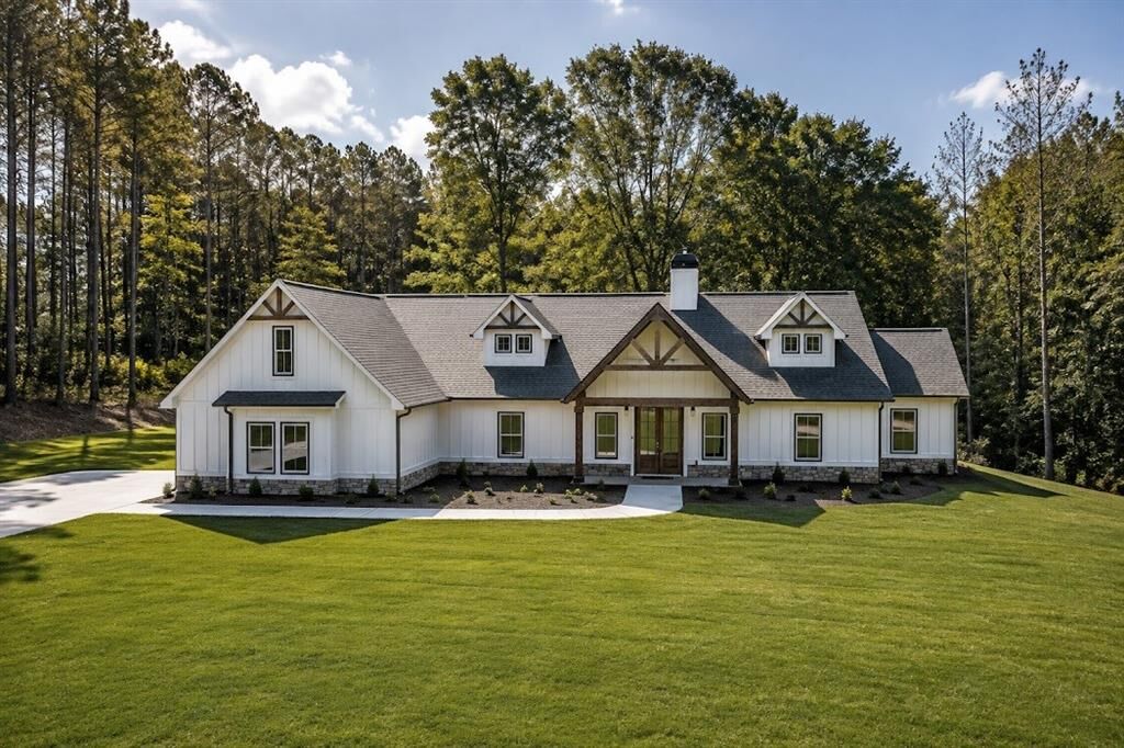 Property Photo: 153 Riversong Road GA 30117