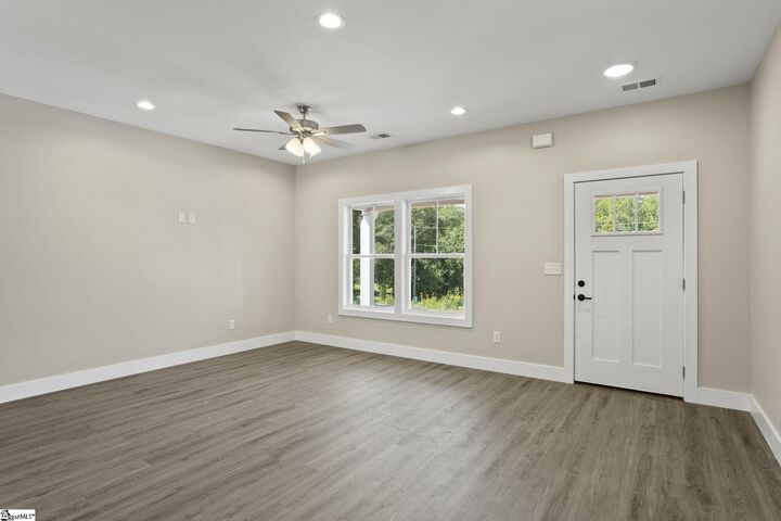 Property Photo: 631 Skyline Drive SC 29322