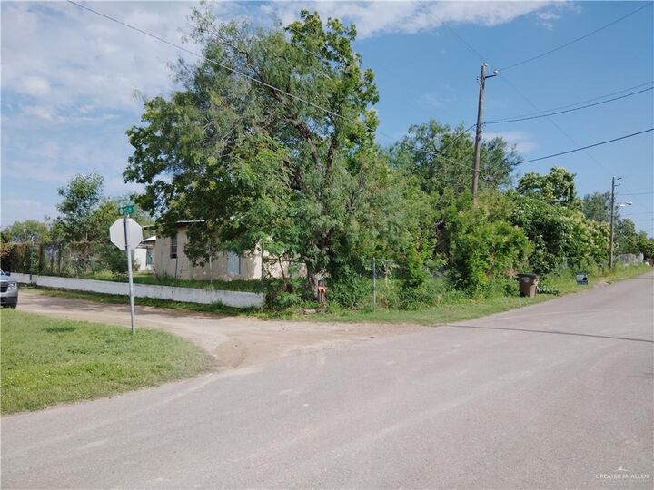 Property Photo:  900 S Garza Avenue  TX 78560 