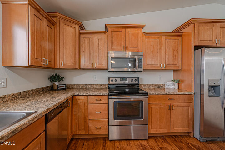 Property Photo:  1011 33rd Street N  ND 58501 