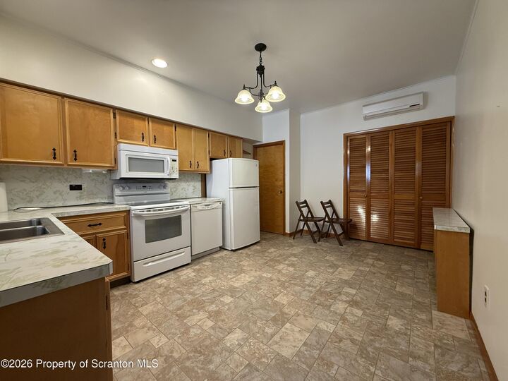 Property Photo: 423 Keystone Avenue 1 PA 18452