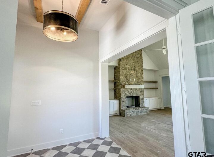 Property Photo: 419 Cromwell St TX 75757