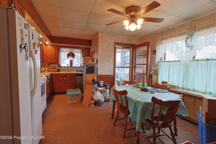 Property Photo:  108 E Oak Street  PA 18202 