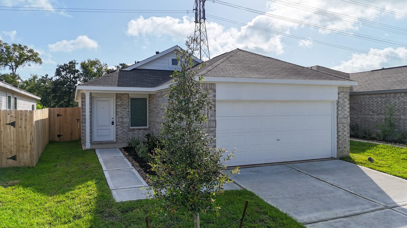 Property Photo: 21210 Newberry Grove Lane TX 77338