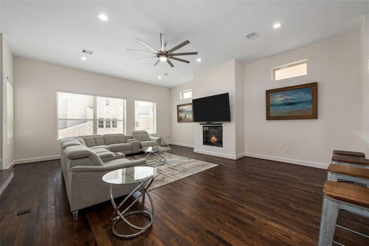 Property Photo:  9406 Glenfield Court  TX 77096 