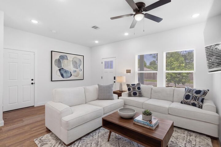 Property Photo:  8019 Elbert Street  TX 77028 