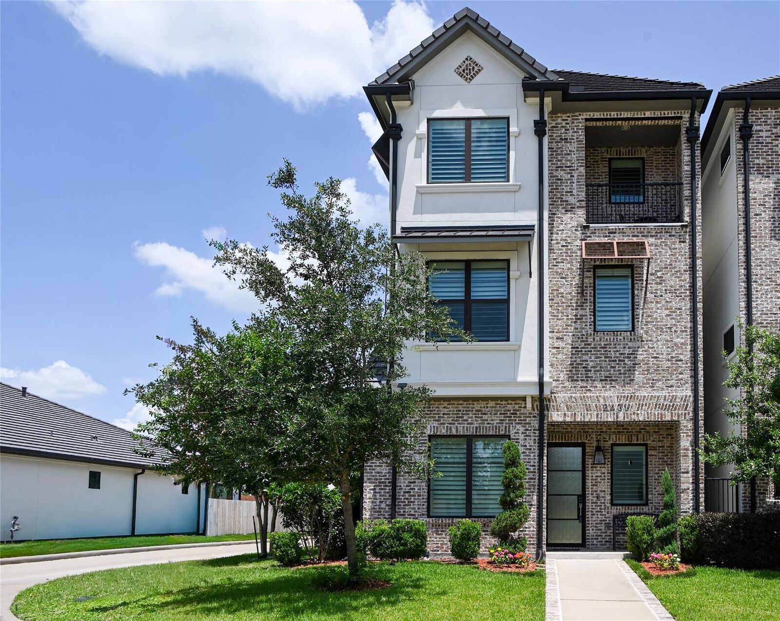 Property Photo: 2431 Prairie Hollow Lane TX 77077