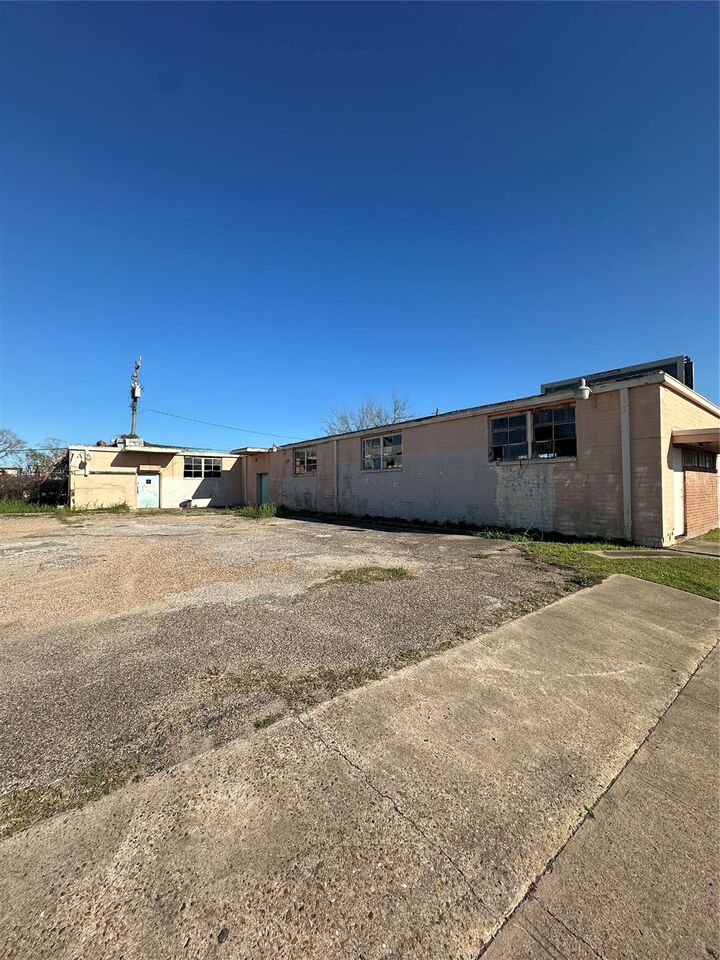 Property Photo: 8243 Telephone Road TX 77061