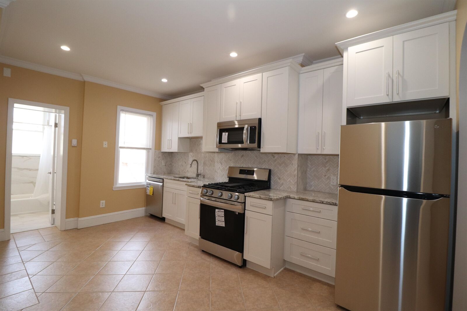 Property Photo: 348 7th St 6 (3R) NJ 07302