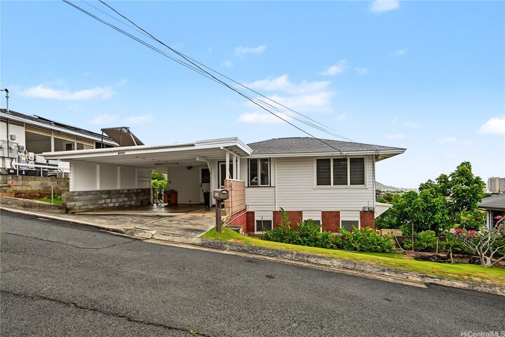 Property Photo:  2911 Eugene Place  HI 96816 