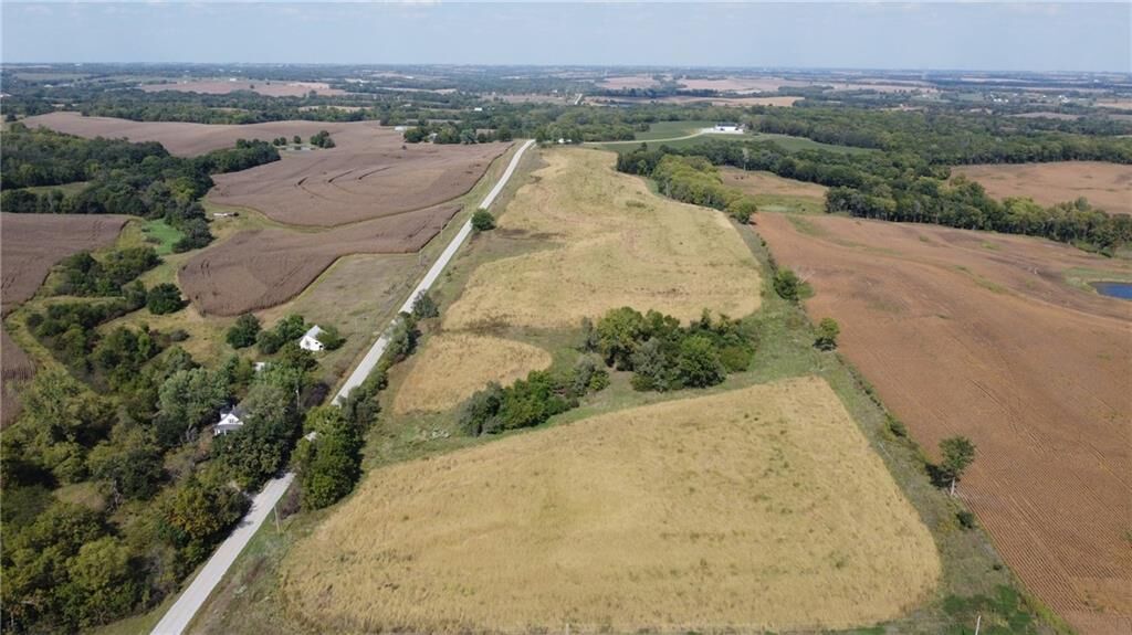 Property Photo: 1 P Highway MO 64098