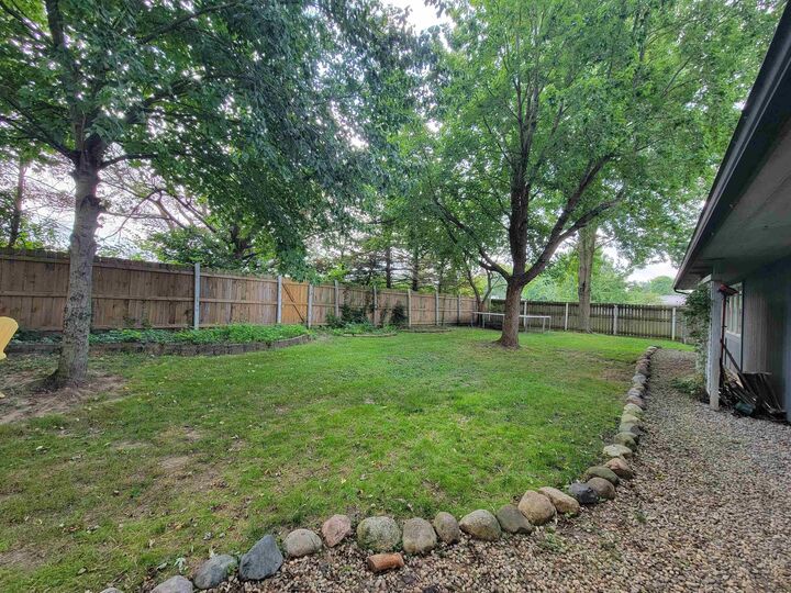 Property Photo:  700 Pine Run  IN 46703 