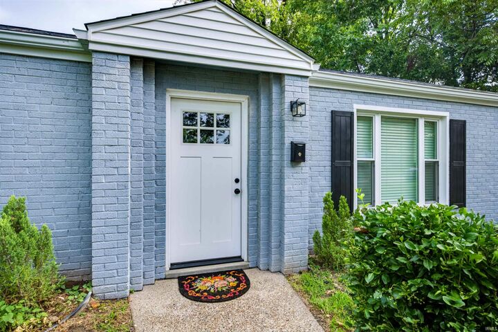 Property Photo:  2208 E Michigan Street  IN 47711 