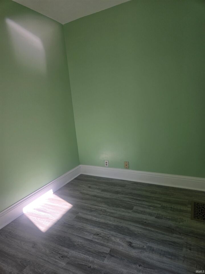 Property Photo: 906 Hudson Street IN 46516-2029