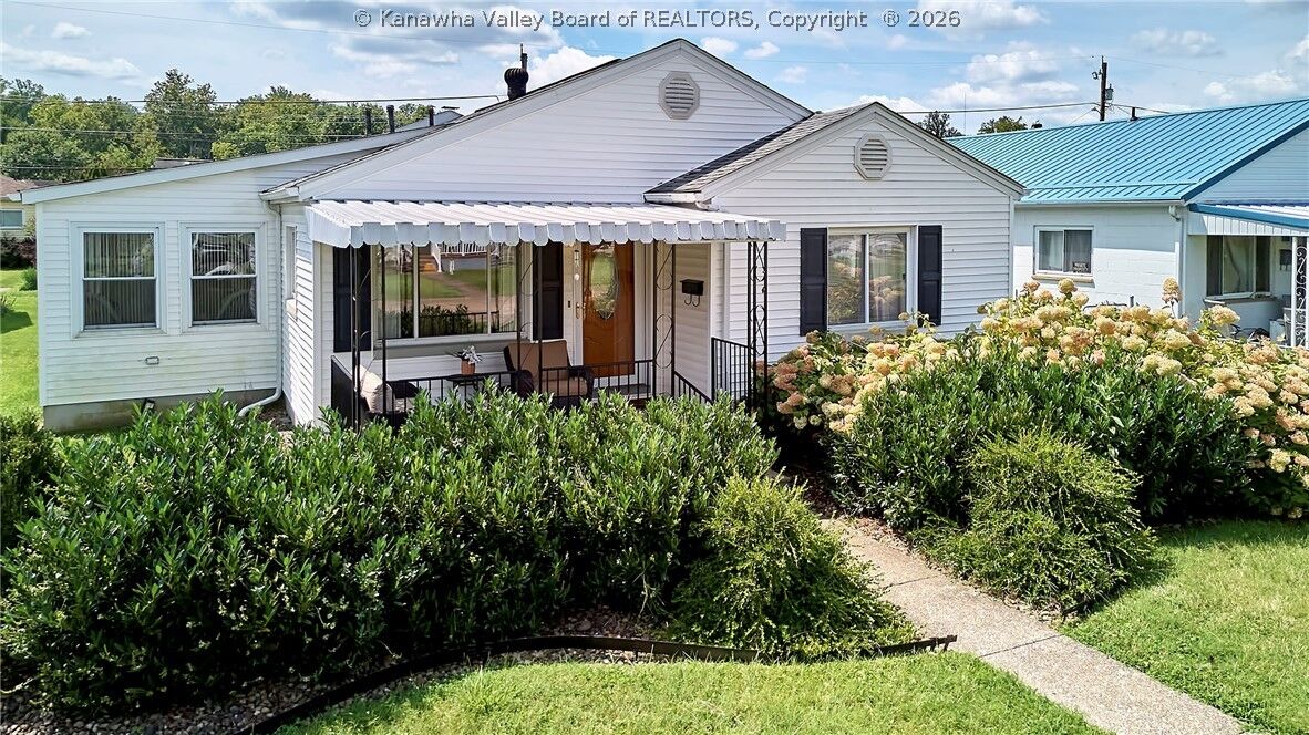 Property Photo:  2715 Lincoln Avenue  WV 25177 