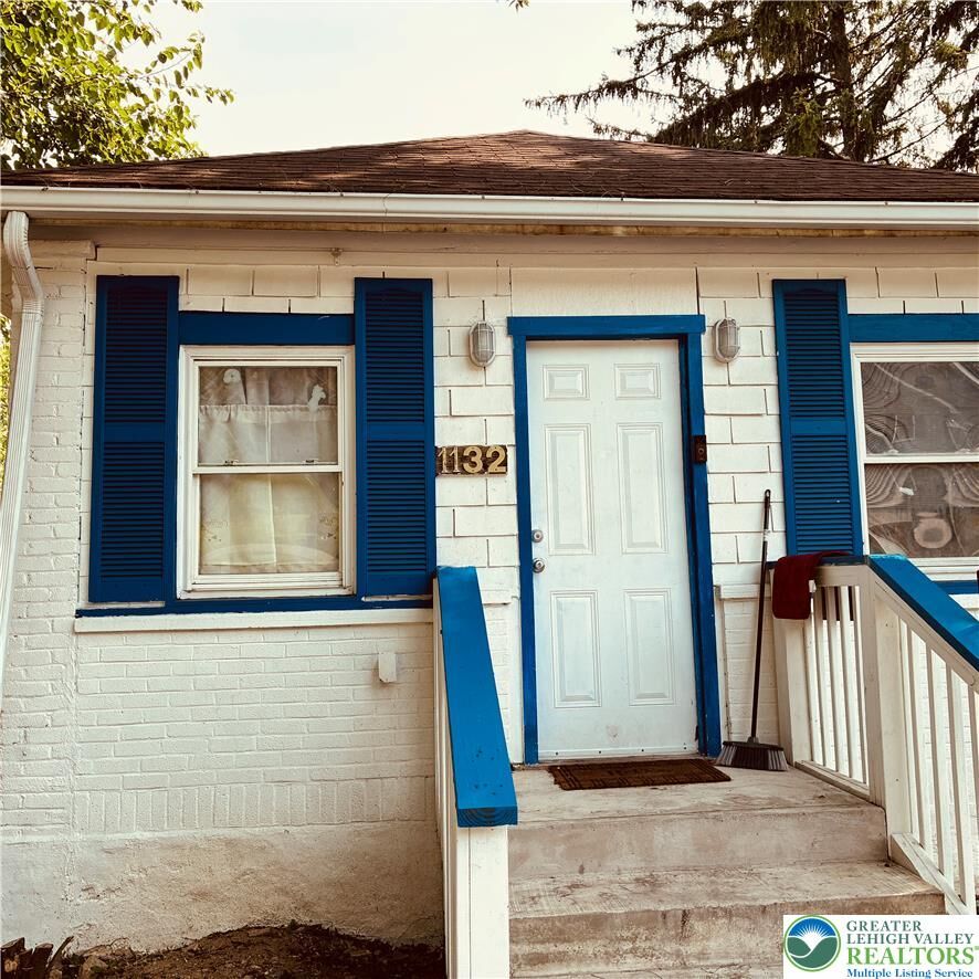 Property Photo: 1132 E Susquehanna Street A PA 18103