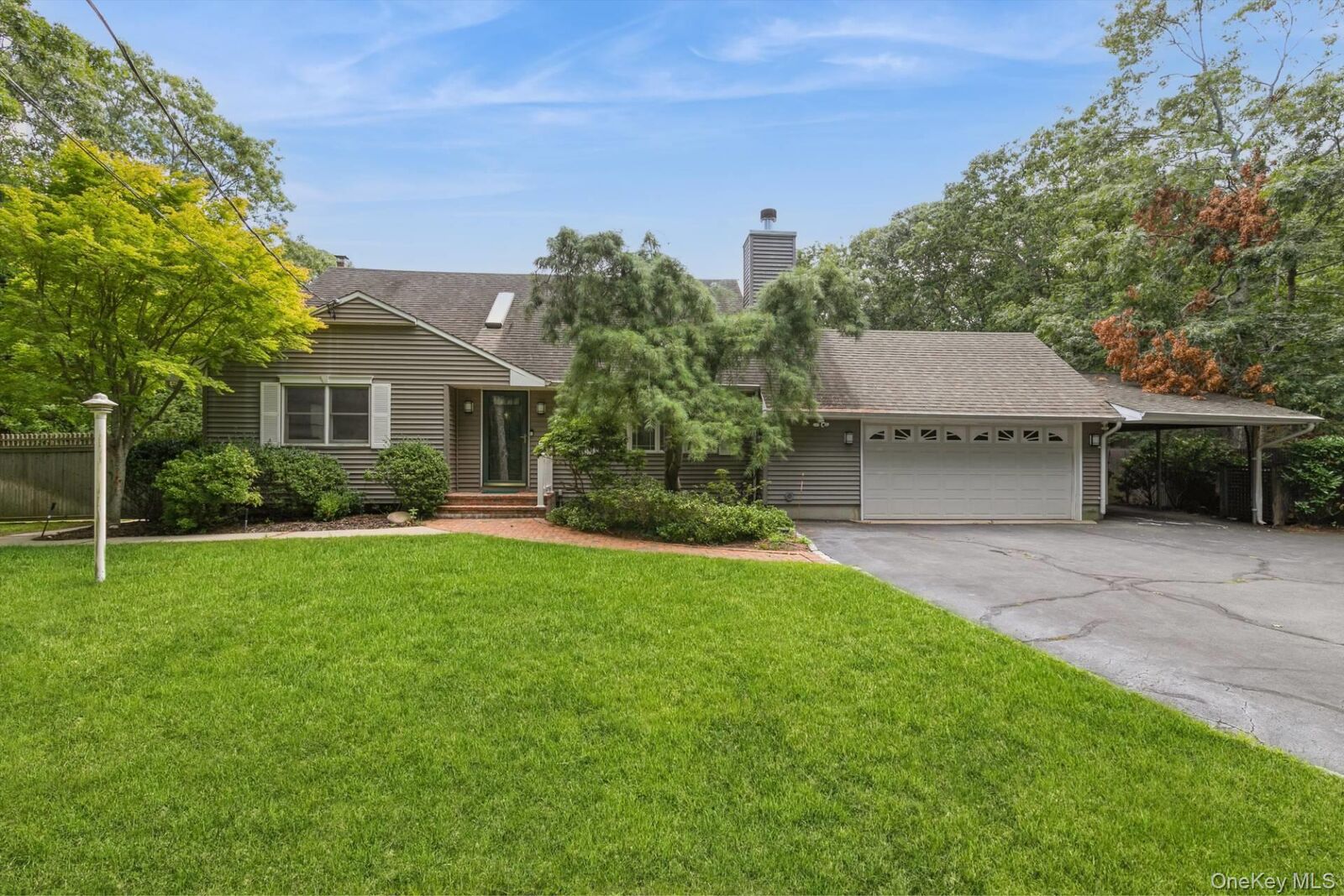 Property Photo:  10 W Landing Road  NY 11946 