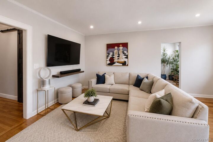 Property Photo:  472 Gramatan Avenue Bldg., 3, Unit L3  NY 10552 