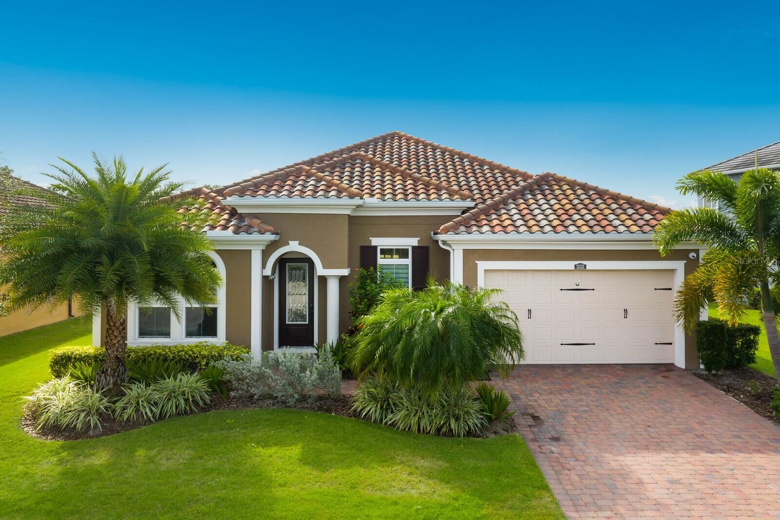 Property Photo: 12132 Gannett Place FL 34211