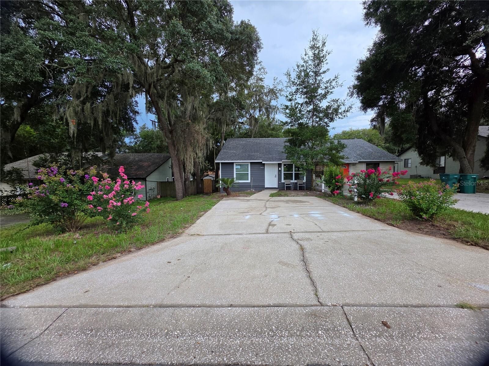 Property Photo: 1422 Plymouth Avenue FL 32757