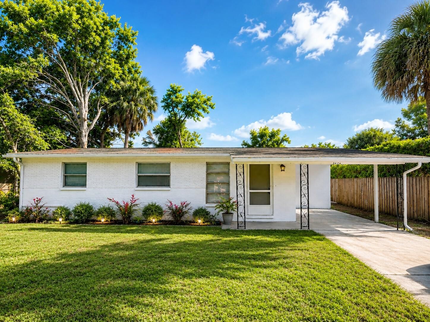 Property Photo: 2318 E 111th Ave FL 33612