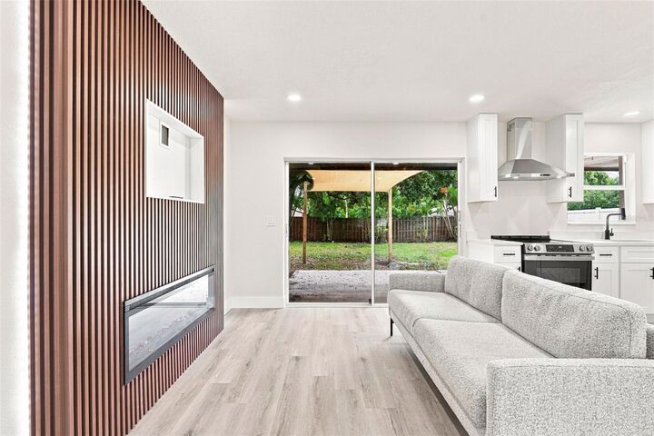 Property Photo: 2902 42nd Street W FL 34205