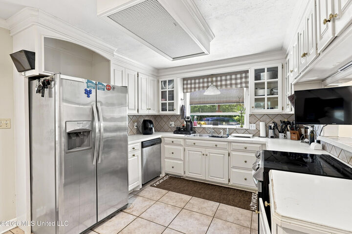 Property Photo: 4514 Eastwood Road MS 39211