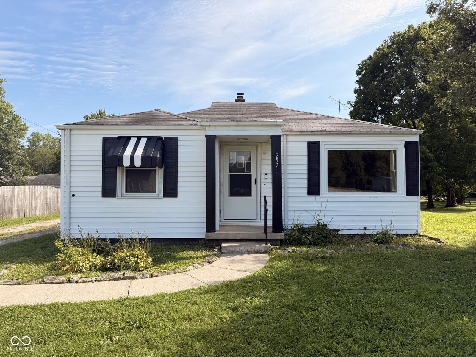 Property Photo: 2521 Mounds Road IN 46016